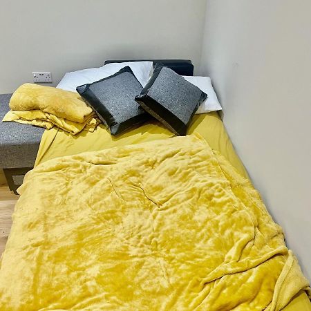 Lovely 1 Bedroom Apartment With On Street Parking London Eksteriør billede